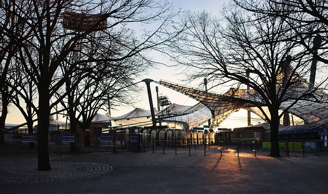 意甲登顶！让2追3 米兰3-2客胜都灵反超两强 普利西奇替补双响