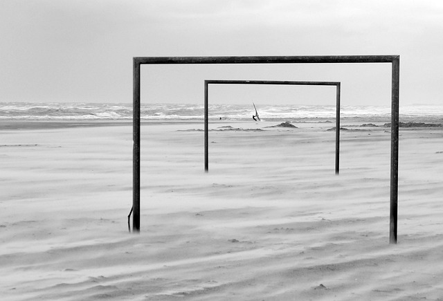 立大功！杨瀚森造埃迪第5次犯规，后者被换下